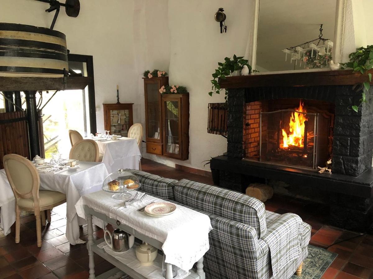 Le Vieux Moulin Bed & Breakfast Bouhet Exterior photo